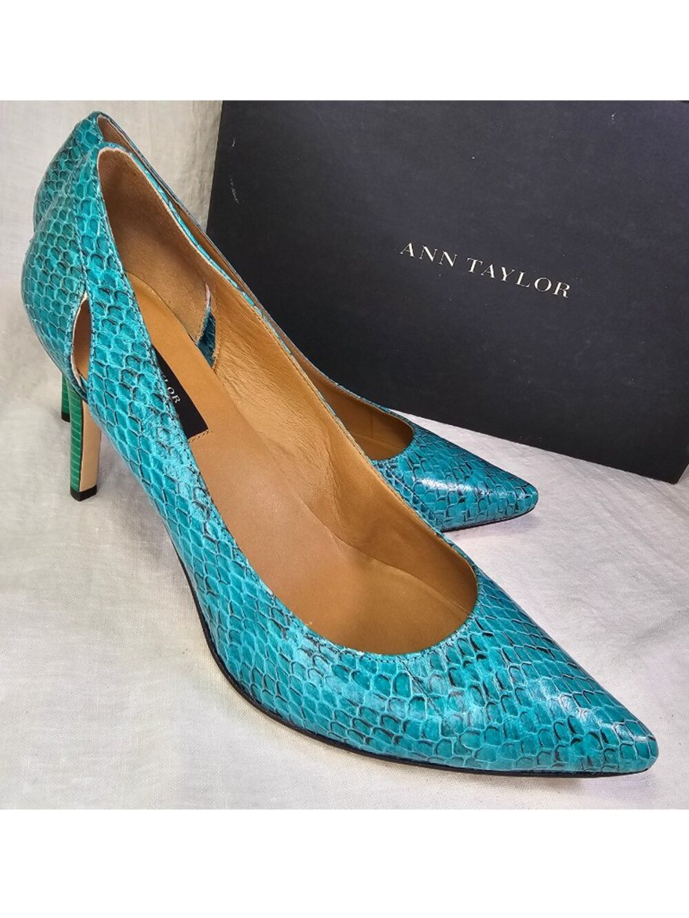 Ann Taylor Perfect Pointy Pump 3.5” Stiletto Heel Snakeskin Scarpin 8 Oasis Teal
